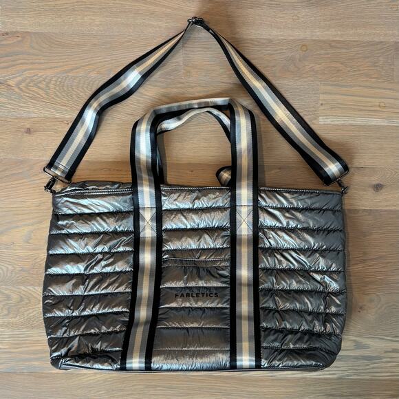 NWOT Fabletics Large Quilted Tote Gym Bag Metallic Gunmetal - Picture 4 of 13